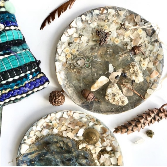 Man in Moon Plate Boho Resin Wall Art Jewelry Dish - Picture 4 of 5